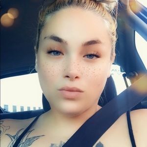 Meet your Posher, Violet